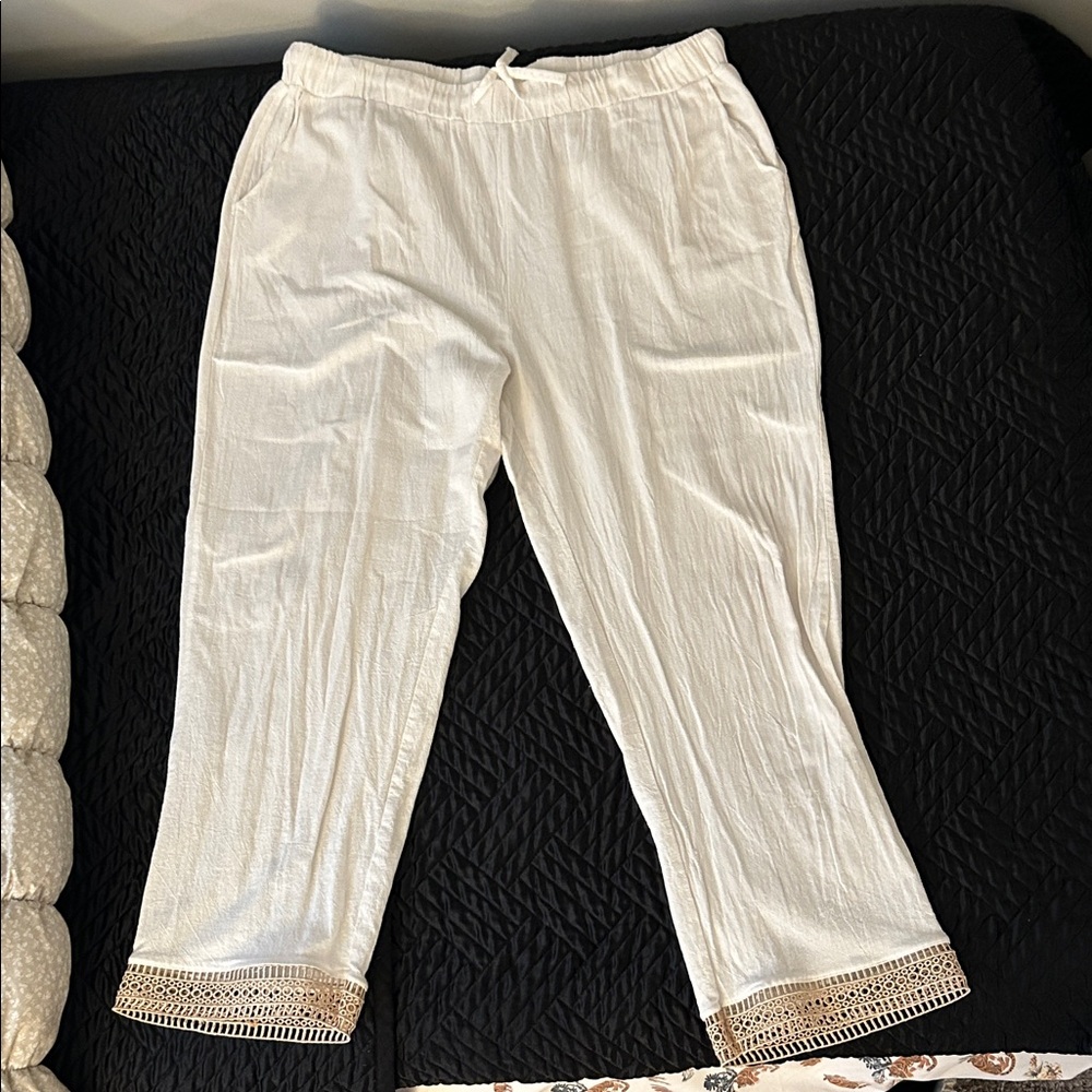 White Cropped Pants with Lace Trim and Drawstring